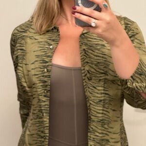 Ice Olive Tiger Print Women's Blazer
